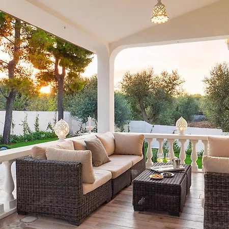 Monte Cipolla Sleeps 8 Pool Air Con Wifi *