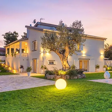Villa Monte Cipolla Sleeps 8 Pool Air Con Wifi *